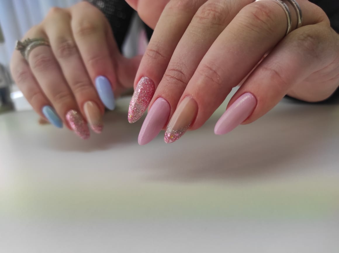 Мастер маникюра Елена